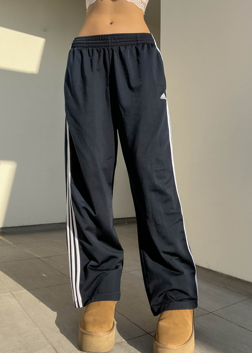 Y2k Navy Adidas Trackies (M) – Retro and Groovy