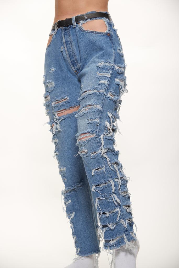 levi's shredded jeans