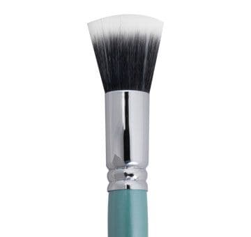 L.A. Girl Angled Buffer Brush