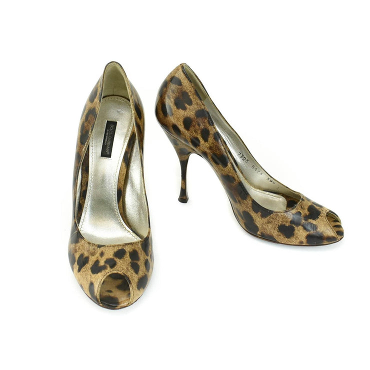 leopard print closed toe heels