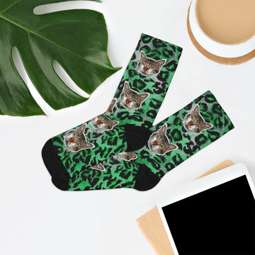 https://heidikimurart.com/collections/peanut-meow-cat/products/green-leopard-print-peanut-meow-cute-calico-cat-print-one-size-knit-socks-made-in-usa
