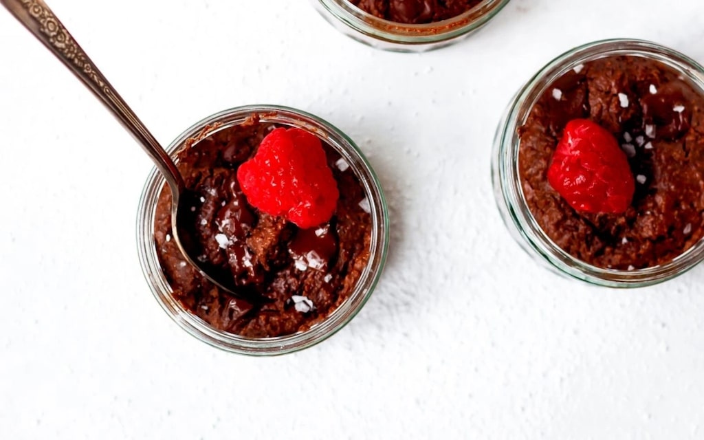 Is coconut sugar keto: chocolate mug cake with raspberries