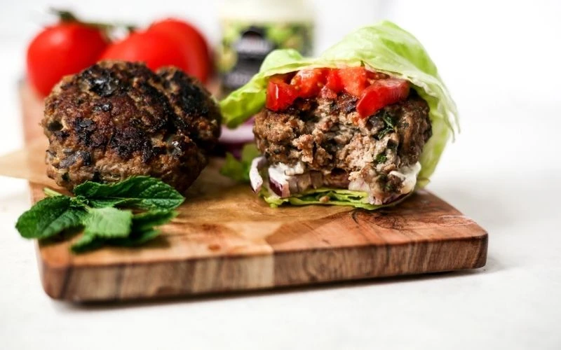 High protein low carb meals: Lamb and mint burgers
