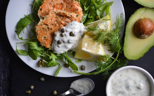 Carnivore diet recipes: Salmon patty with vegetables, lemon and avocado