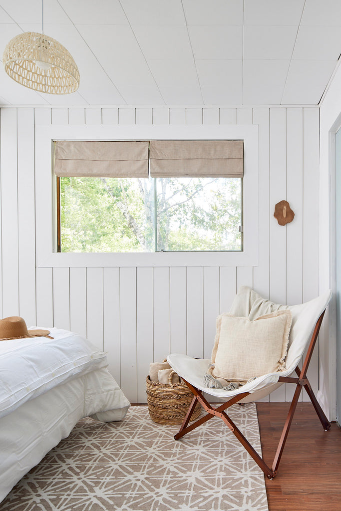 shiplap walls in bedroom, jo alcorn