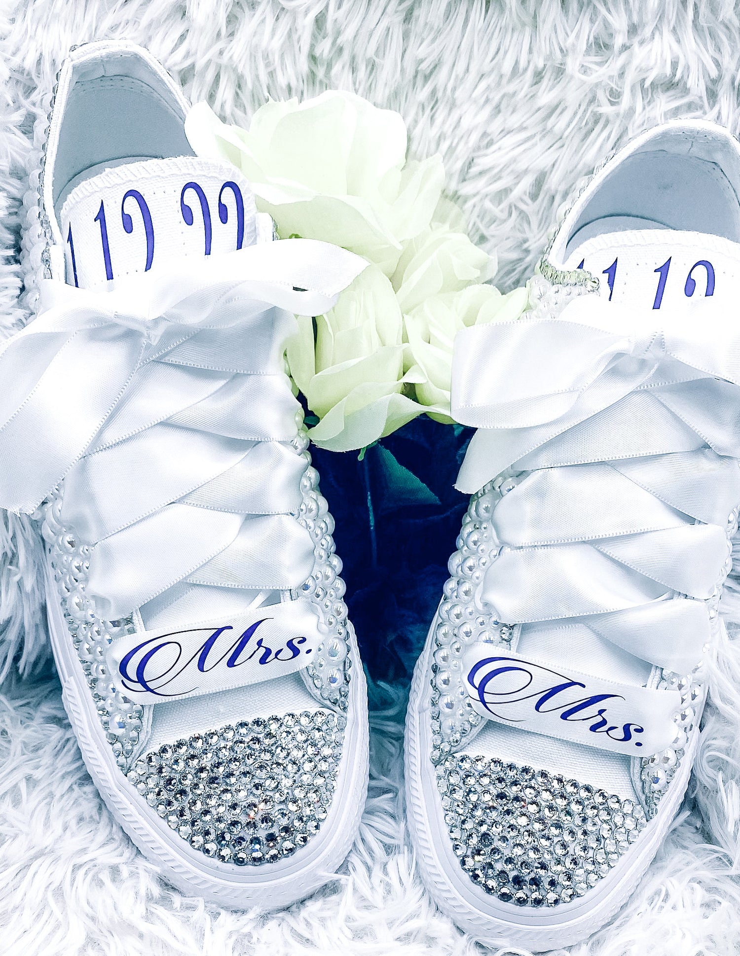 parásito exceso Posdata Wedding Converse. Bling and Pearl. Wedding Custom Converse. Bride Converse.  Wedding Chucks. Personalized Bride Shoe | Blooming Nuptials