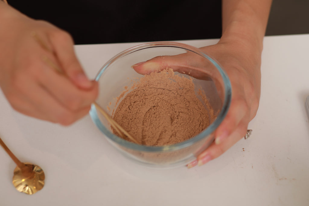 Mixing incense powders for an incense recipe