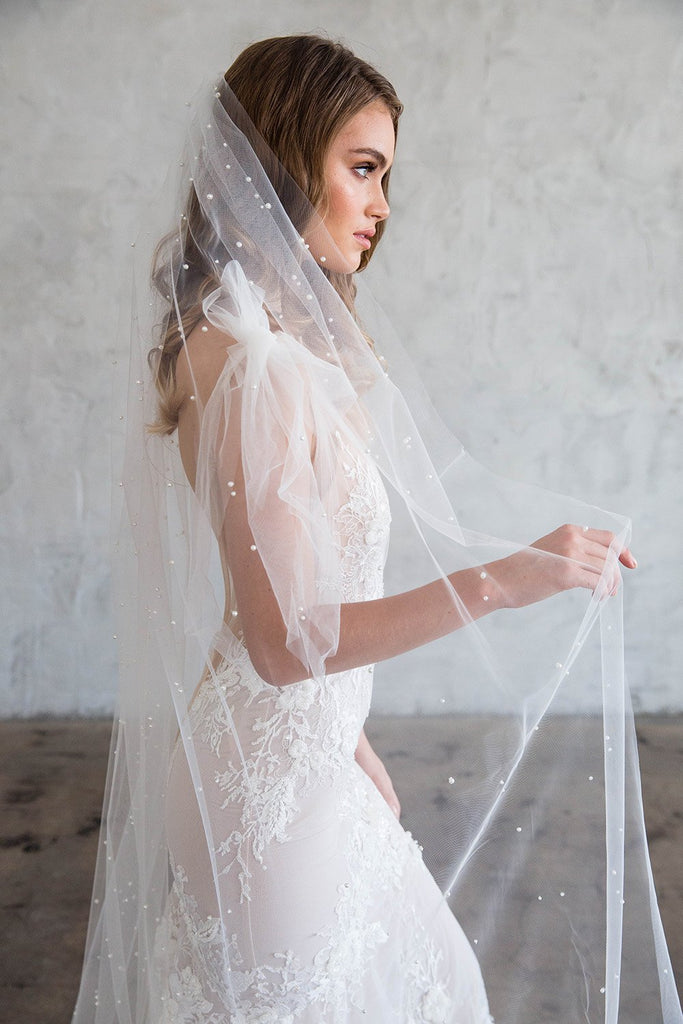 EVONY CHAPEL VEIL - WITH SCATTERED PEARLS – Brides & Hairpins