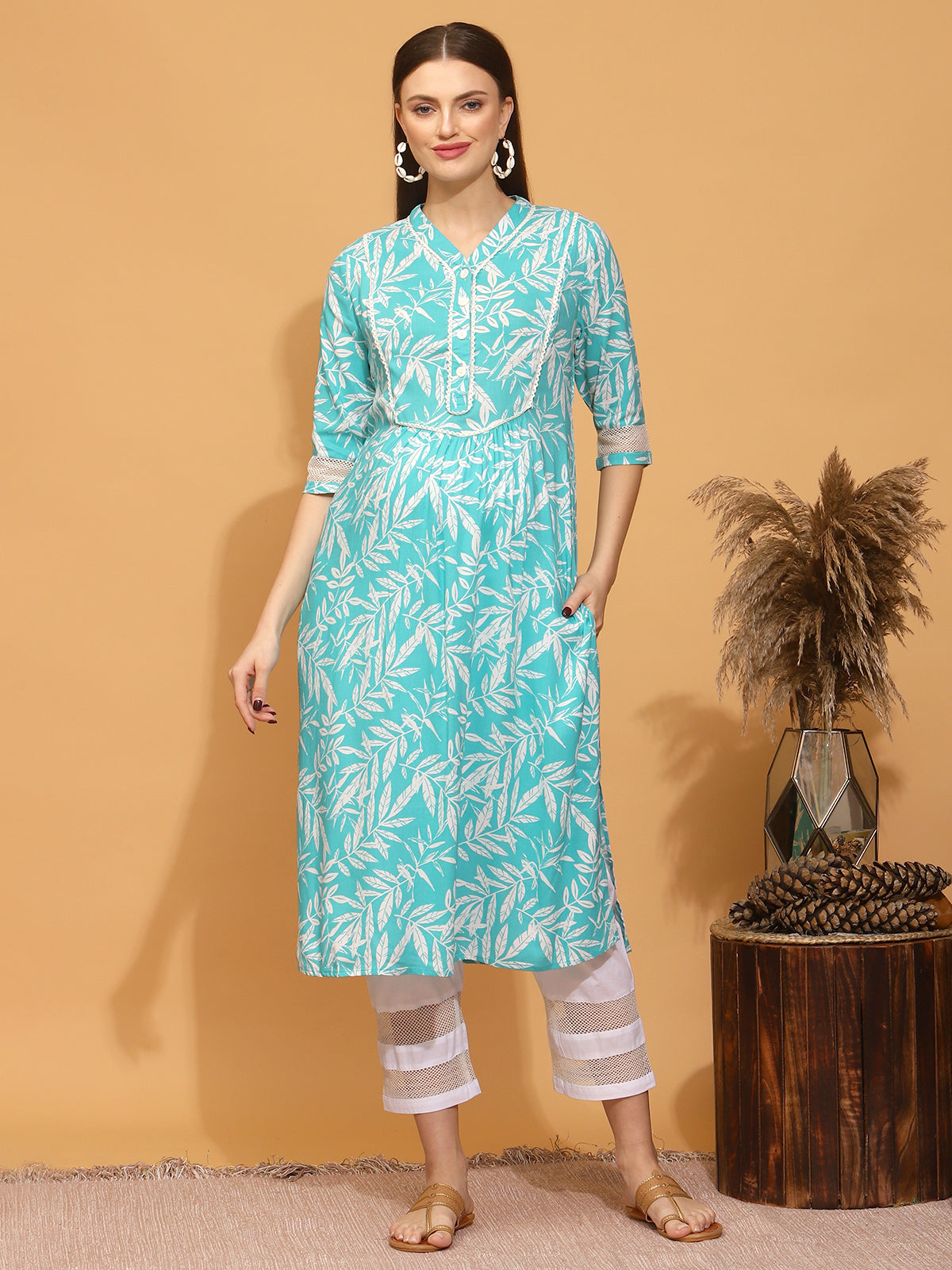 Kurti Pant Designs  करत क सथ पनटस क सटइल करन क लए दख य  डजइन