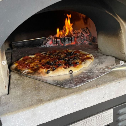 Hybrid Pizza Oven with pizza & fire