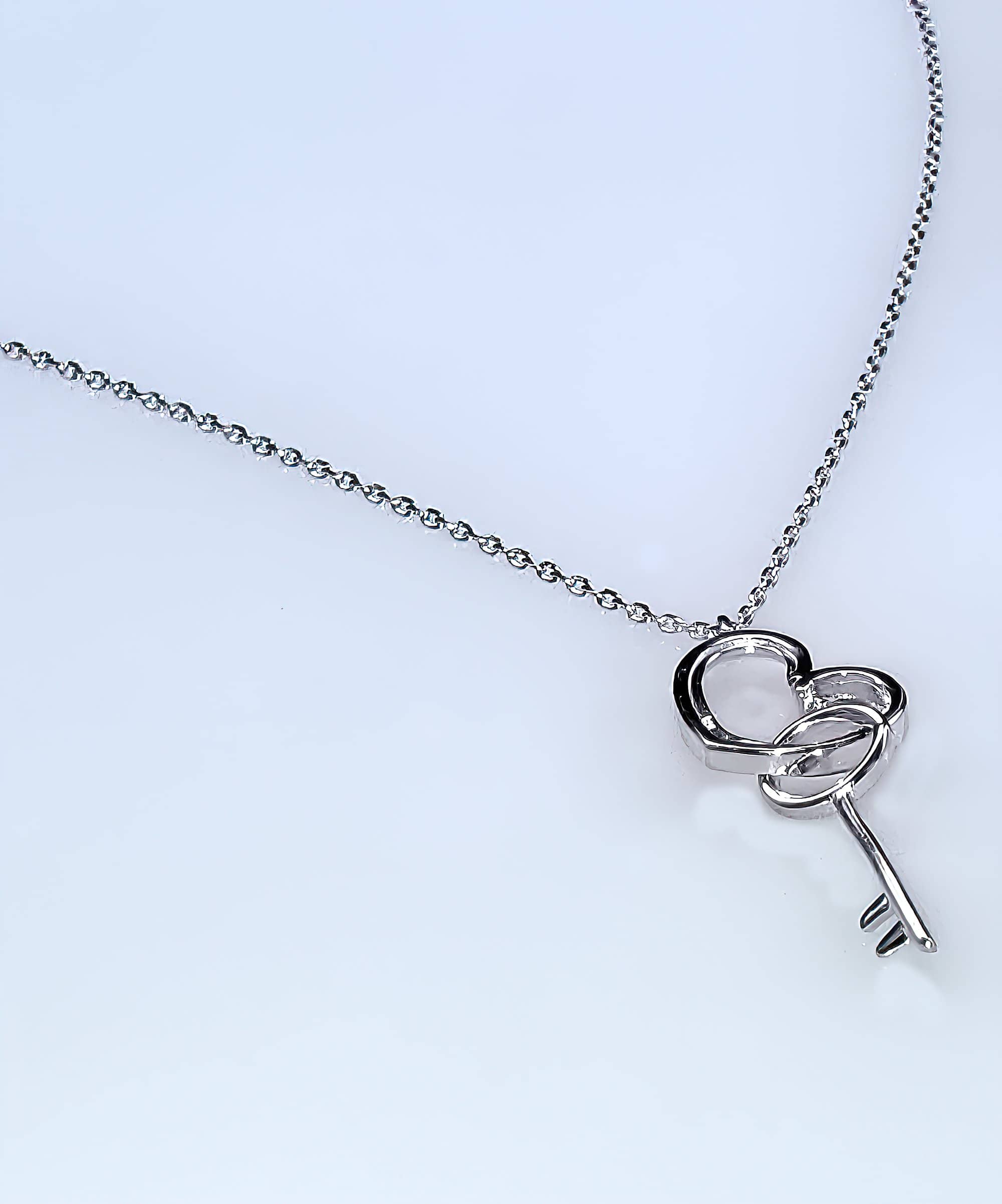 heart and key necklace valentine