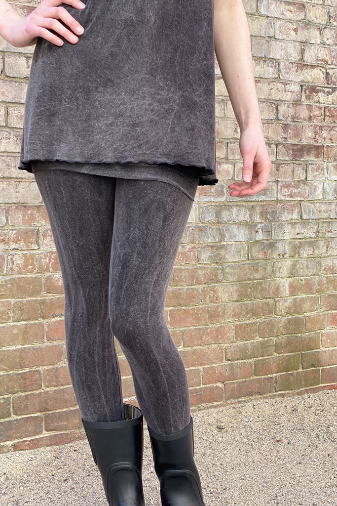 base legging in mineral with mineral shift