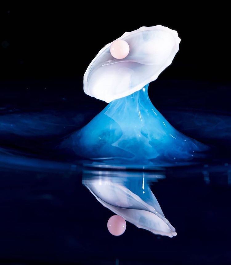 a blue water drop captured with MIOPS Splash