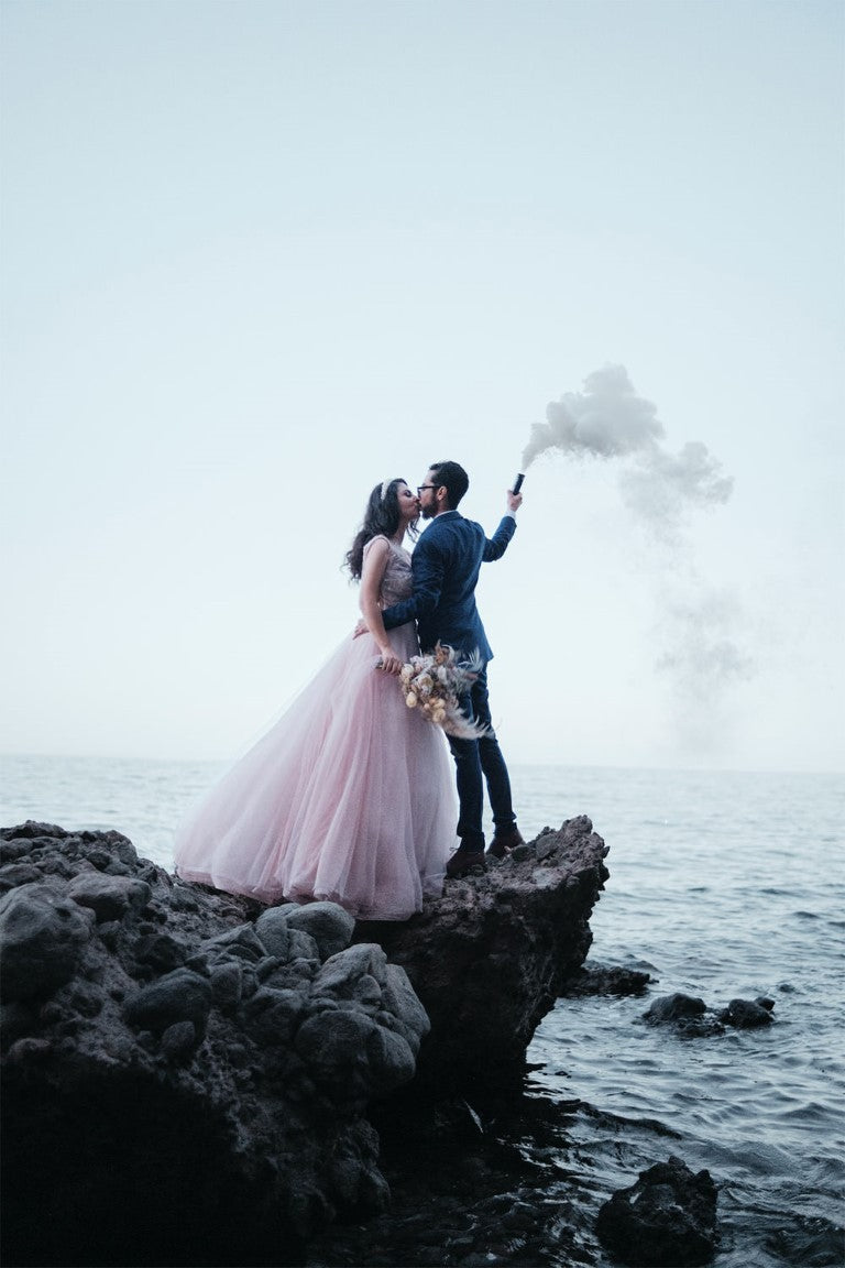 Smoke bomb wedding Photography. Do`s and don'ts. - Artisan X