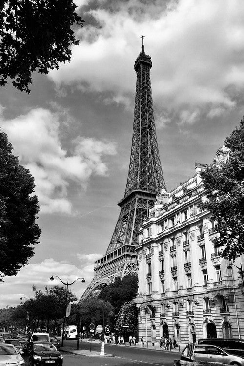 eiffel tower in black and white photography