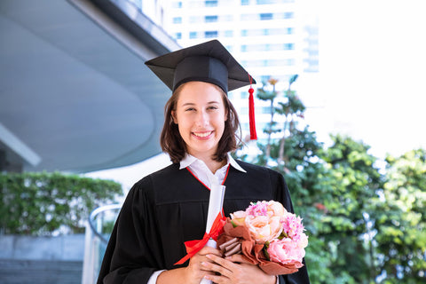 regala flores graduación