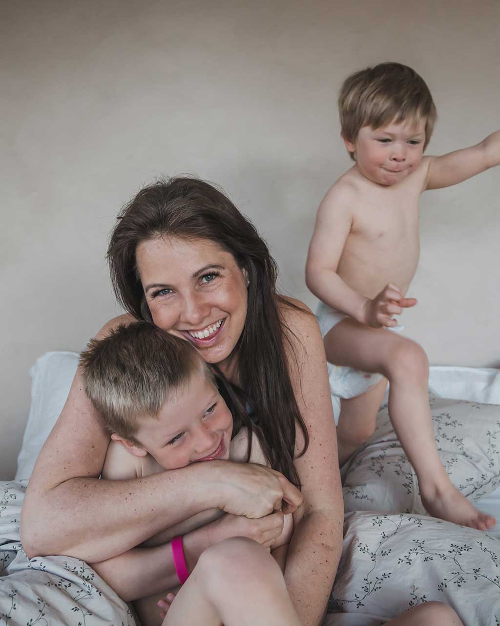 Garbo&Friends CEO, Emmelie Johansson and her sons jumping on the bed!