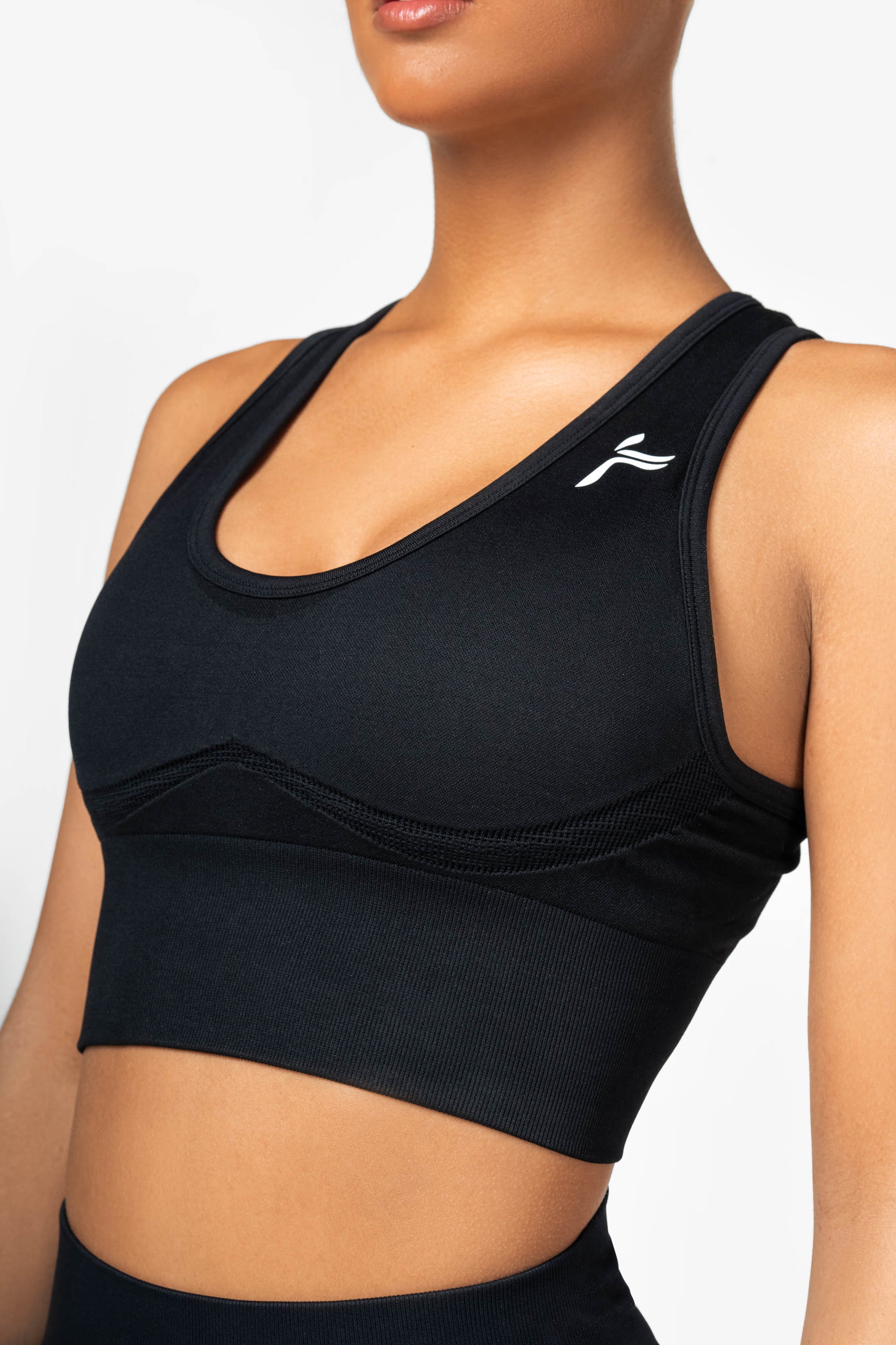 Elevate sports bra | Ladies | seamless | good hold Famme