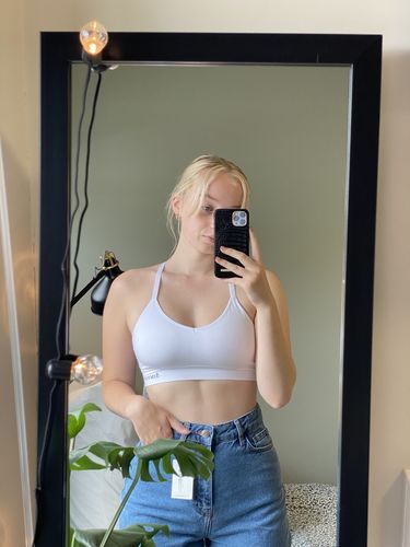 White Seamless Sports Bra