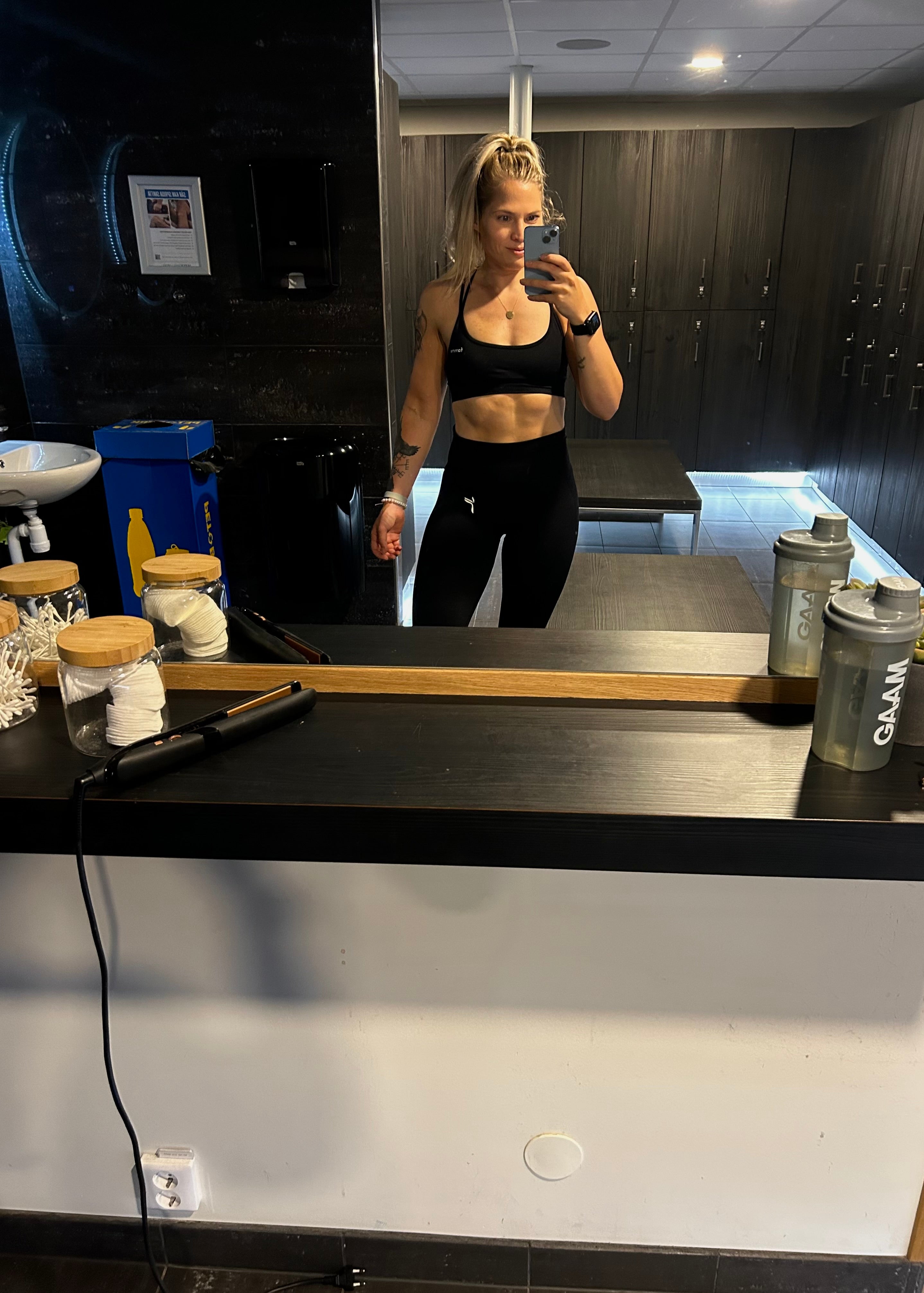 Black Lunge Sports Bra