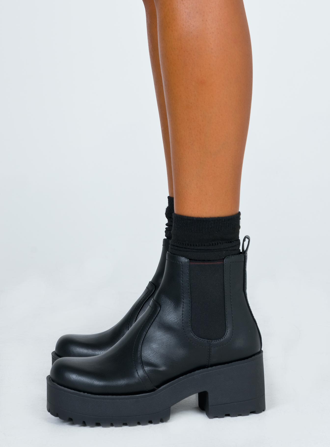 black chunky festival boot