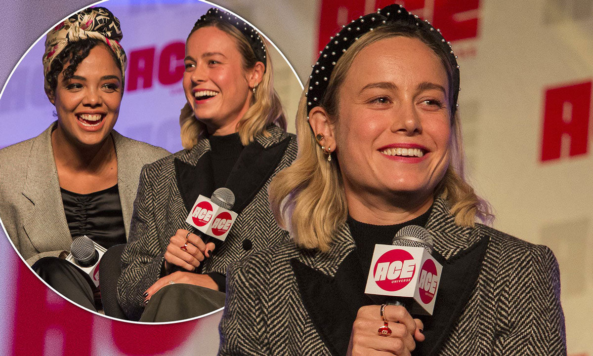 Brie Larson bär ett toppknutet pannband på Midwest Comic Con i oktober 2019