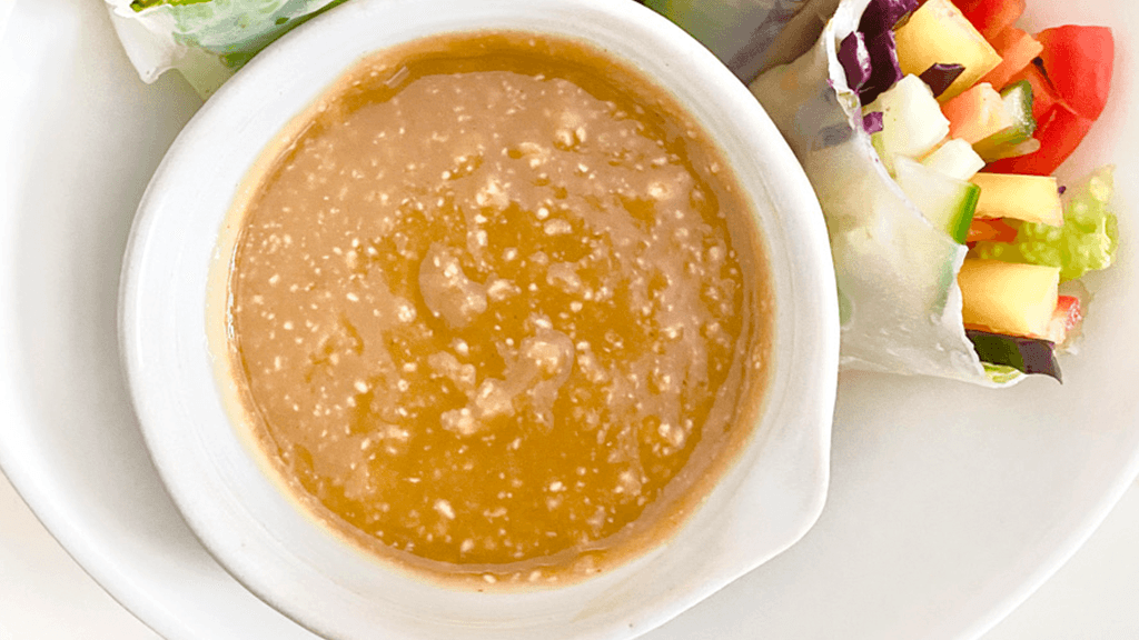 Bowl-of-natural-peanut-ginger-dipping-sauce