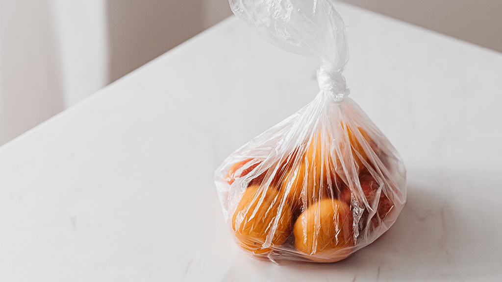 Bunch-of-Oranges-In-Clear-Plastic-Bag