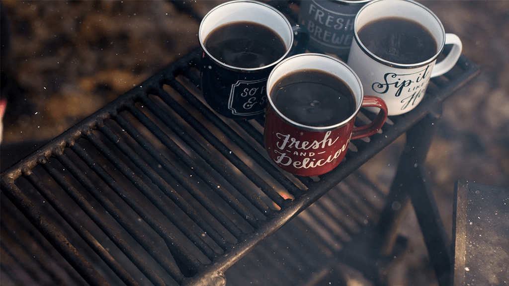 Mugs-of-Coffee-on-Campfire-Grill