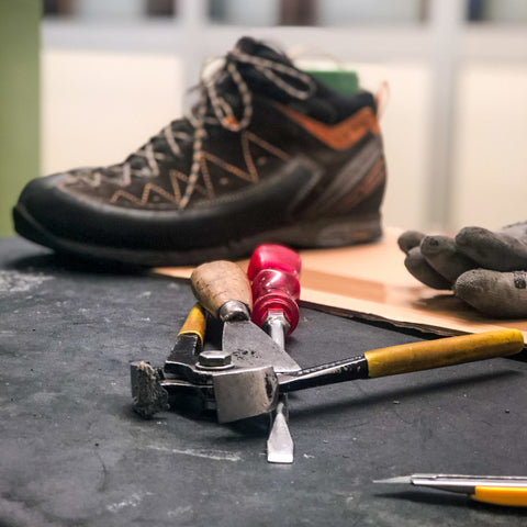 tools for repairing the shoes