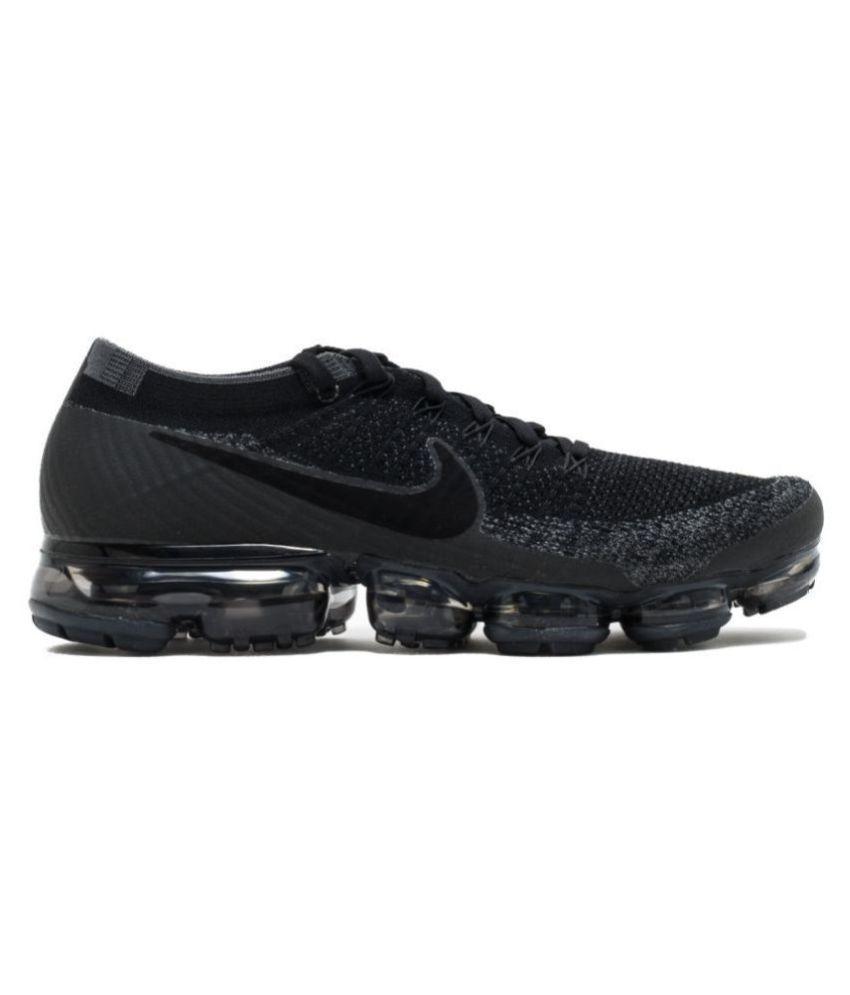 black vapormax 2018