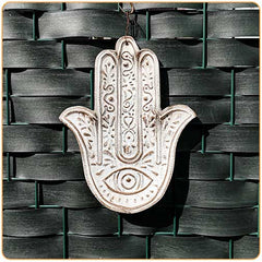 Une grande amulette de Khamsa ou main de Fatima suspendu Kaosix