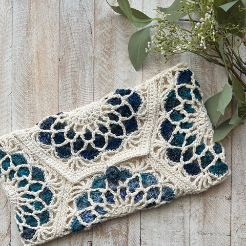 Ravelry: Crocodile Stitch Pillow pattern by Lauren Savidge