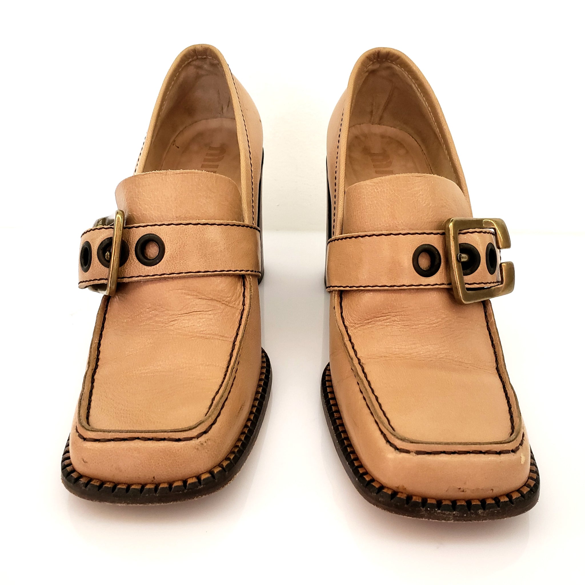 sløring Problem I første omgang Miu Miu Tan Leather Heel Loafer Pumps – The Consignment Bar