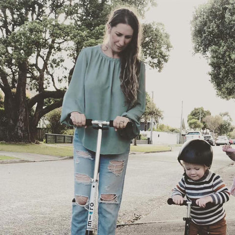 micro ambassador jen scooting with her kids