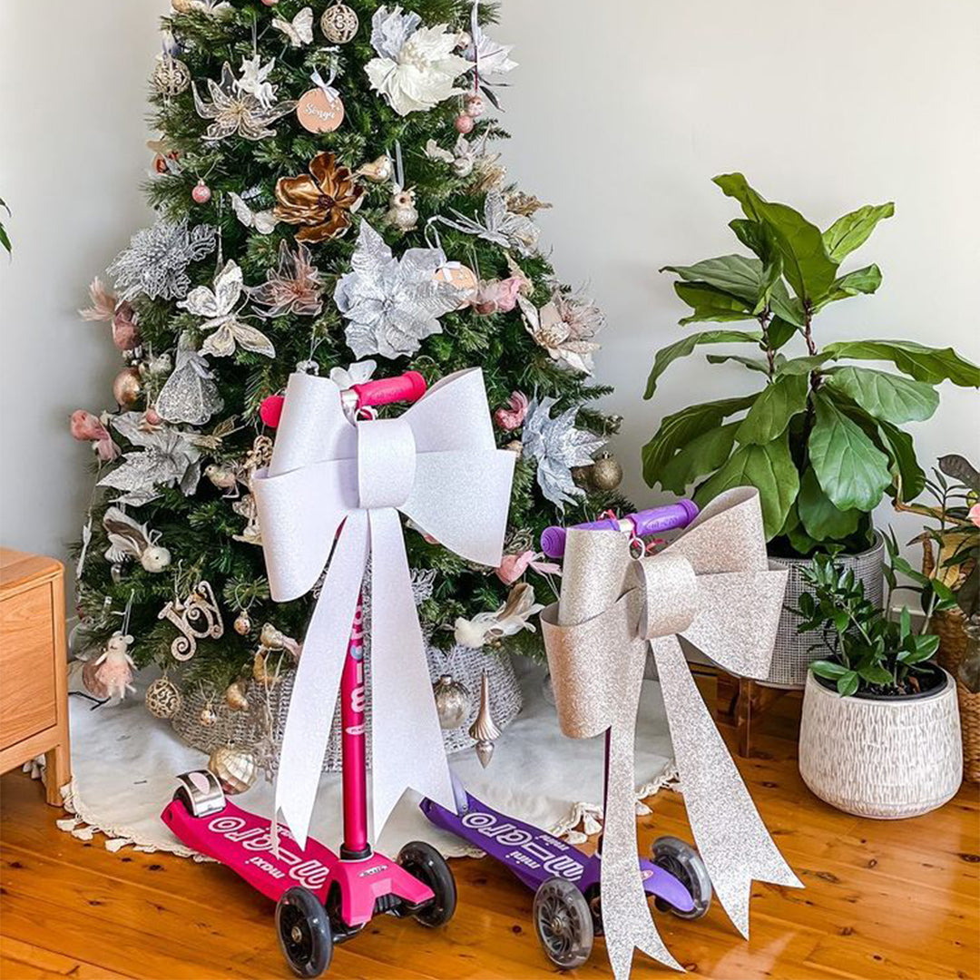 Micro scooters as presents under the Christmas tree