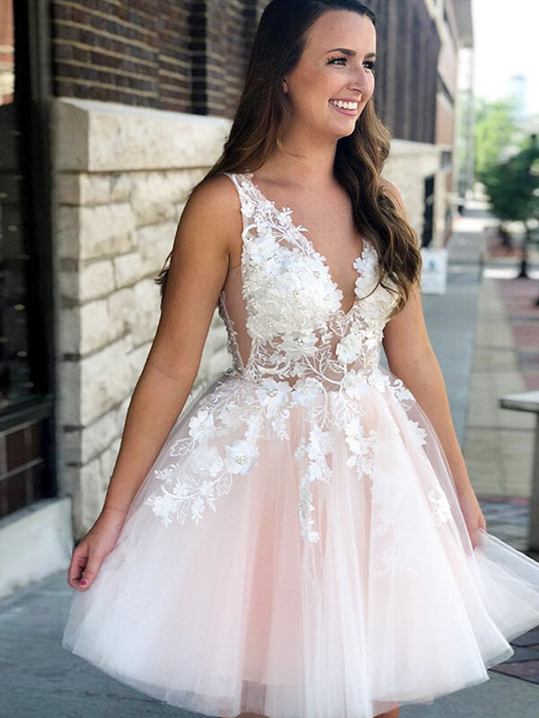 V-neck Short Tulle Homecoming Dress with Applique
