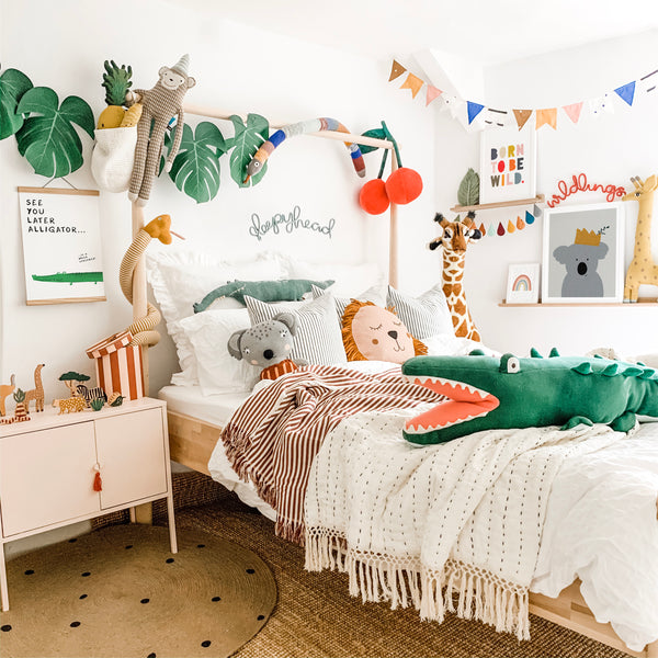 Amazing animal safari jungle themed room for kids