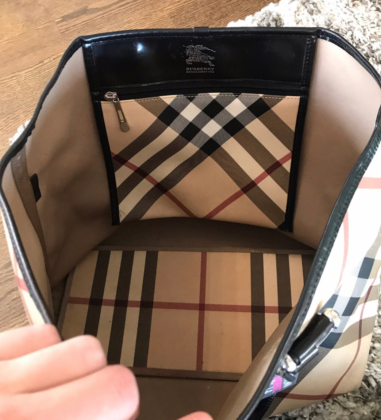Burberry Nickie Tote – Midtown Authentic Wyckoff