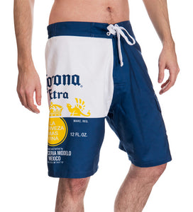 modelo swim trunks