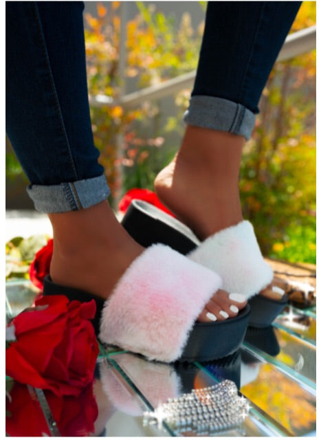 Bubble gum| multicolor fur slides