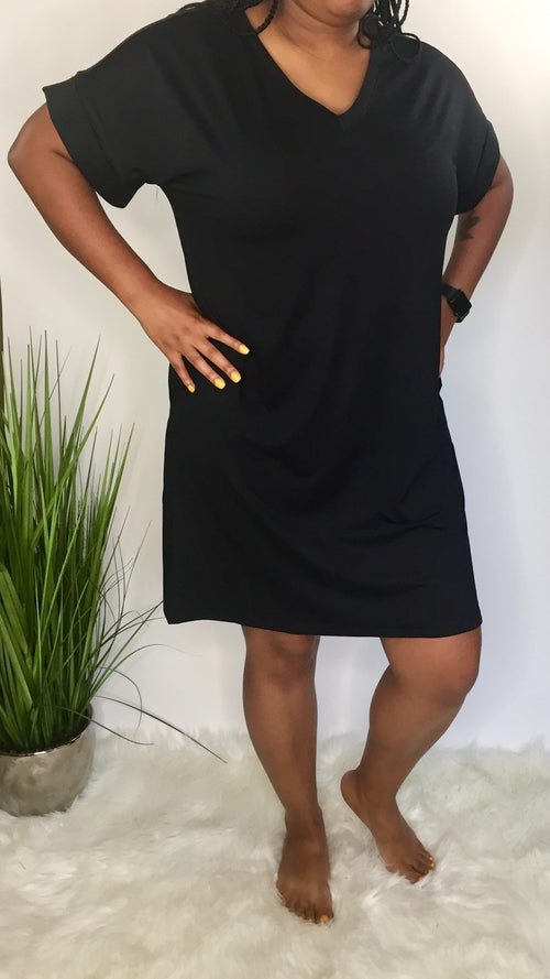 Simple and sassy - plus size t-shirt dress (black)
