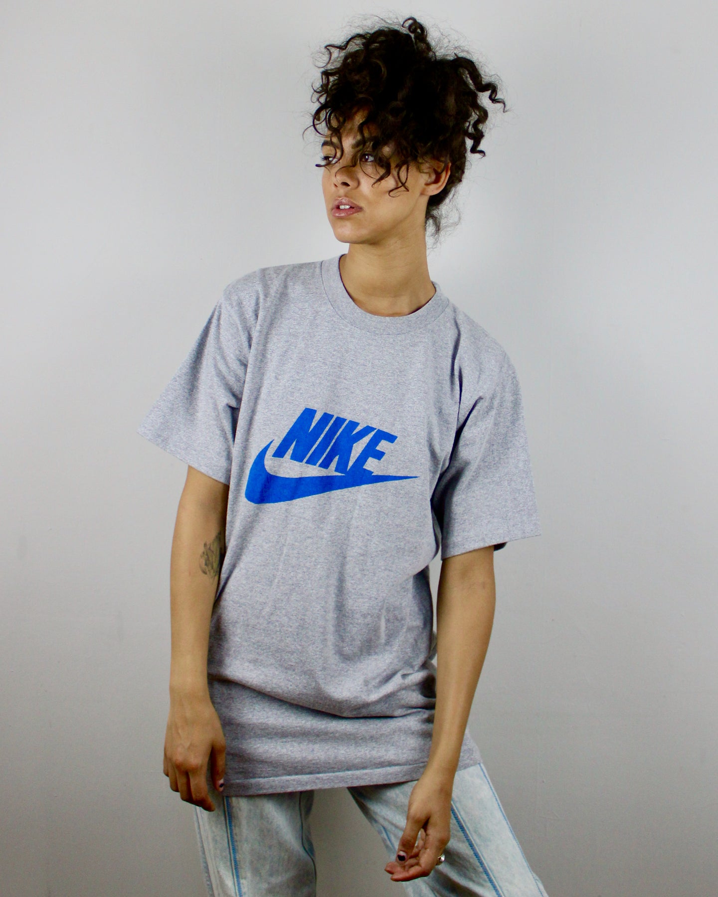 nike vintage logo t shirt