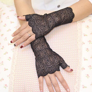 small lace gloves