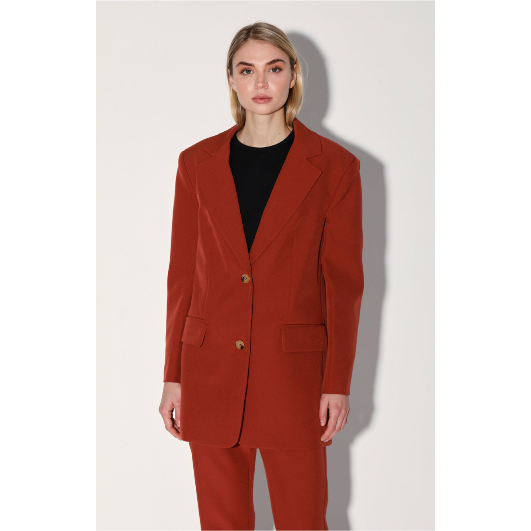 Kira Blazer, Auburn#N#– CURATEUR