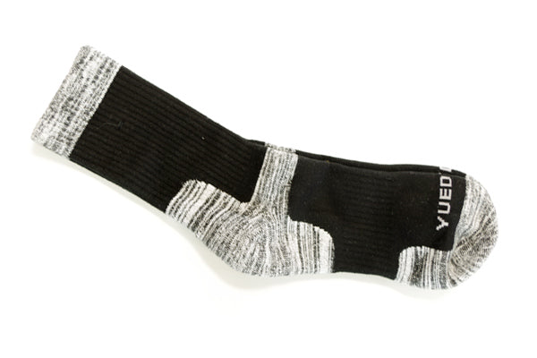 The Best Moisture-Wicking Socks for Sweaty Feet (Hyperhidrosis) - Dermadry