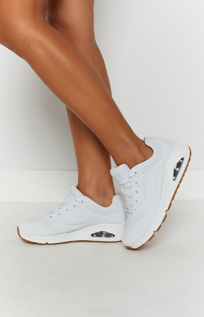 skechers uno white 