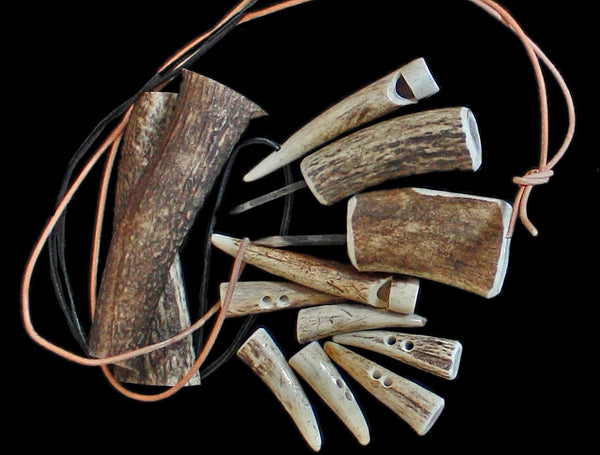 Geweihzubehör und roh geschnittene Geweihrollen von The Viking Dragon