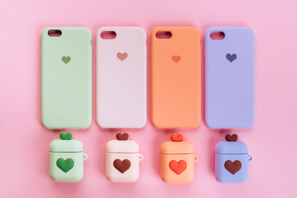 Four phone cases with simple heart design