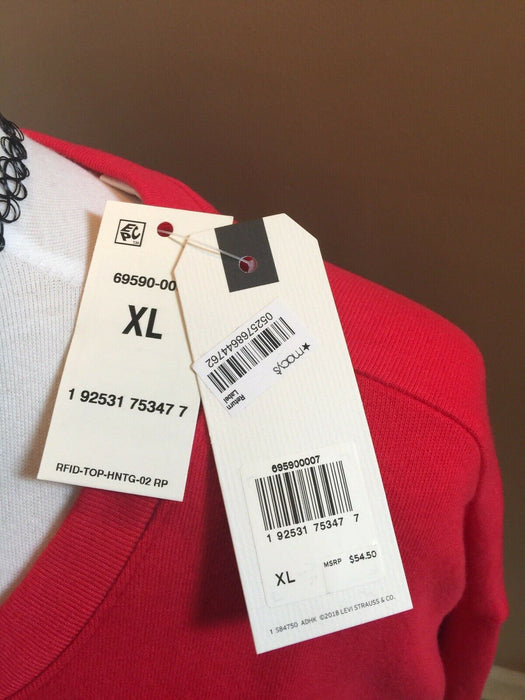 Levi’s Women’s Red Long Sleeve Pullover Sweatshirt. Size: XL